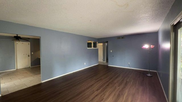 2646 S Fairway Court, Visalia, CA 93277