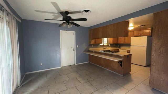 2646 S Fairway Court, Visalia, CA 93277