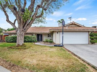 2646 S Fairway Court, Visalia, CA 93277