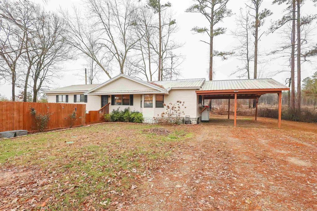 226 Sweet Home Road, Nashville, AR 71852