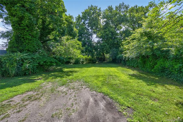 143 Searingtown Road, Albertson, NY 11507