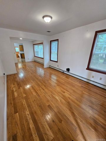 143 Searingtown Road, Albertson, NY 11507