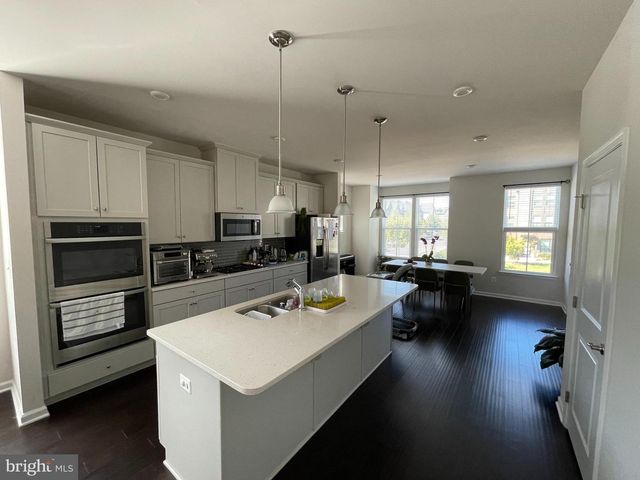22264 FOUNDATION DR, Ashburn, VA 20148