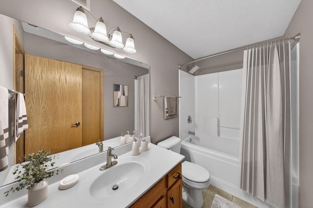 3069 Venice Lane NW, Rochester, MN 55901