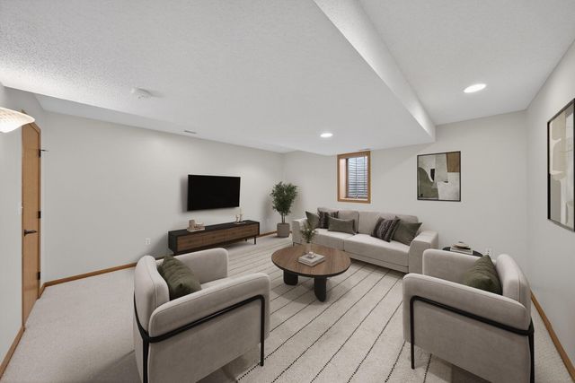 3069 Venice Lane NW, Rochester, MN 55901