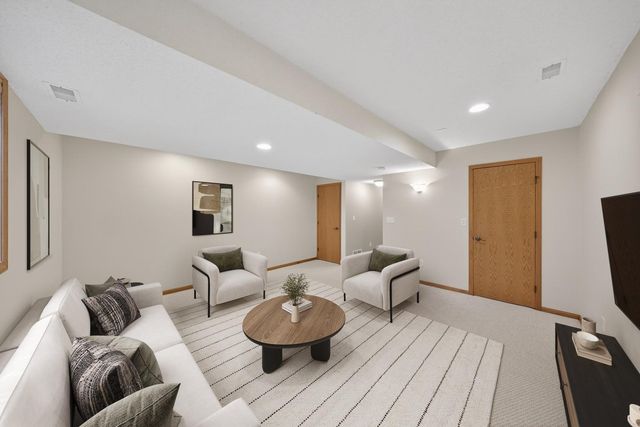 3069 Venice Lane NW, Rochester, MN 55901