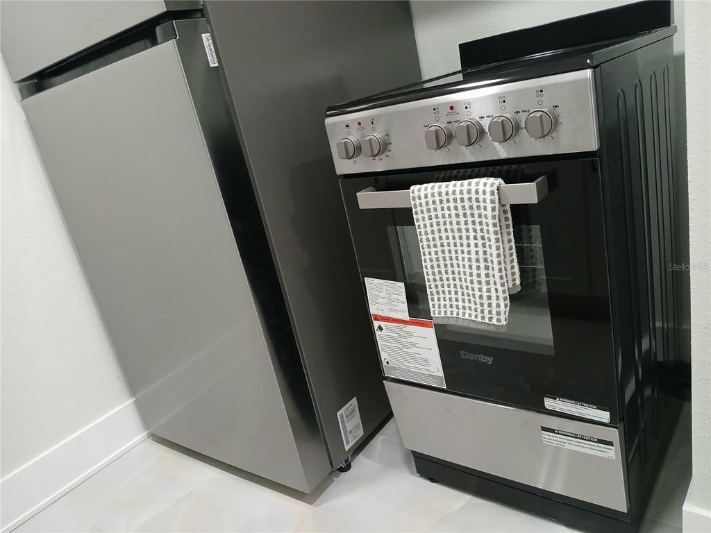 Image 11 of property listing at 4129 DOLPHIN DRIVE 1, Tampa, FL 33617