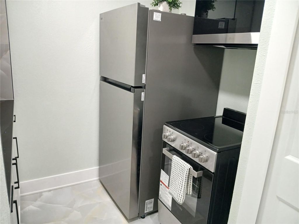 Image 13 of property listing at 4129 DOLPHIN DRIVE 1, Tampa, FL 33617