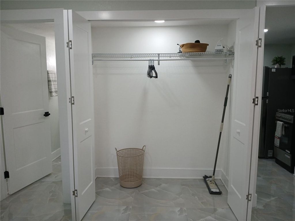 Image 14 of property listing at 4129 DOLPHIN DRIVE 1, Tampa, FL 33617