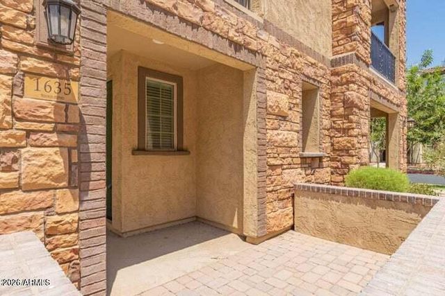 1635 E DOGWOOD Lane, Gilbert, AZ 85295