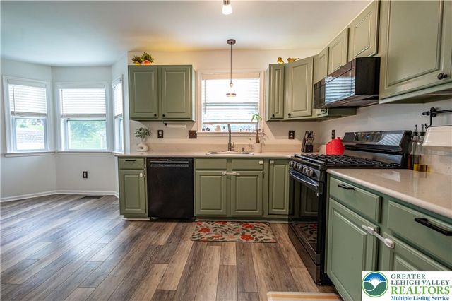 221 Jubilee Drive, Stockertown Boro, PA 18040