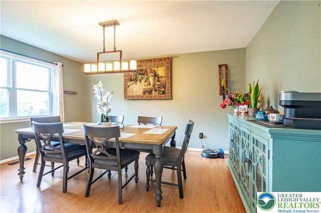 221 Jubilee Drive, Stockertown Boro, PA 18040