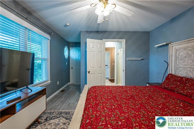 221 Jubilee Drive, Stockertown Boro, PA 18040