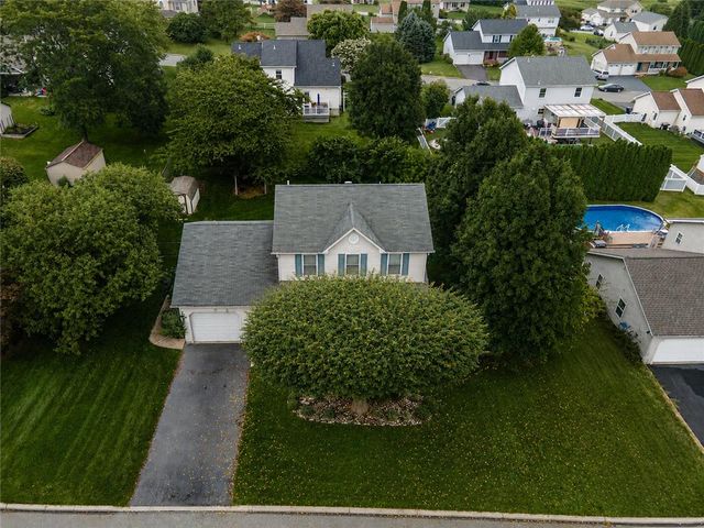 221 Jubilee Drive, Stockertown Boro, PA 18040
