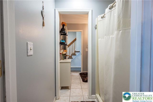 221 Jubilee Drive, Stockertown Boro, PA 18040
