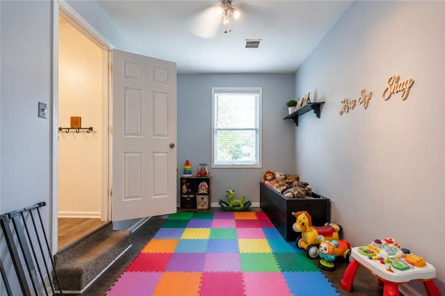 221 Jubilee Drive, Stockertown Boro, PA 18040