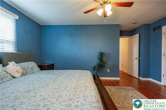 221 Jubilee Drive, Stockertown Boro, PA 18040