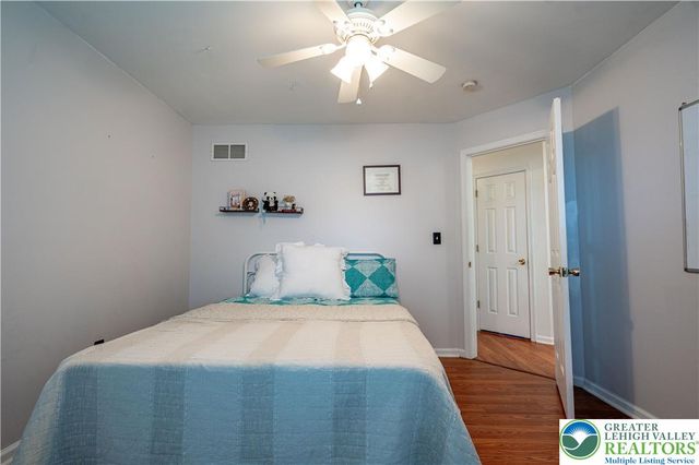 221 Jubilee Drive, Stockertown Boro, PA 18040