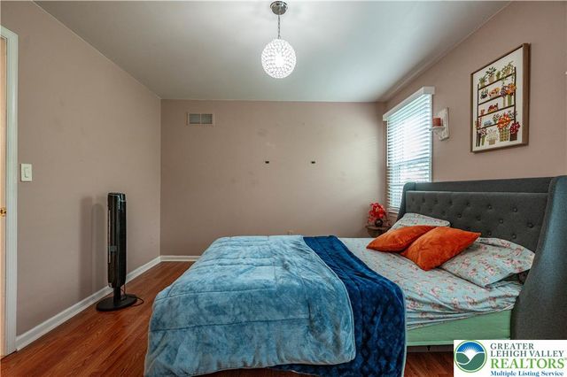 221 Jubilee Drive, Stockertown Boro, PA 18040