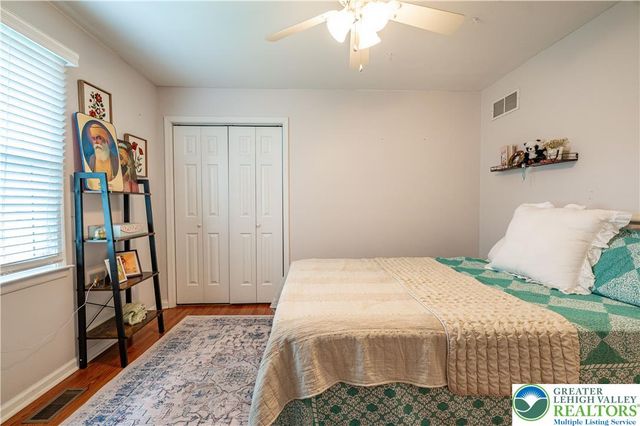 221 Jubilee Drive, Stockertown Boro, PA 18040