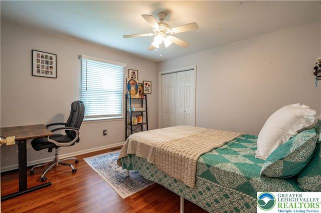 221 Jubilee Drive, Stockertown Boro, PA 18040