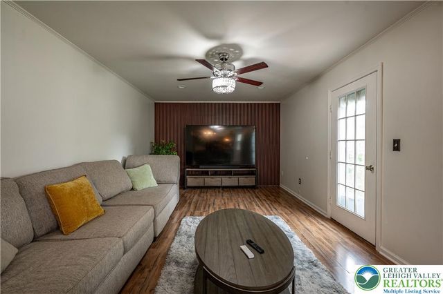 221 Jubilee Drive, Stockertown Boro, PA 18040
