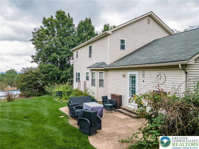 221 Jubilee Drive, Stockertown Boro, PA 18040