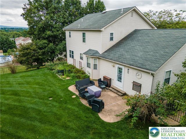221 Jubilee Drive, Stockertown Boro, PA 18040