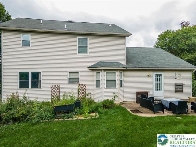 221 Jubilee Drive, Stockertown Boro, PA 18040