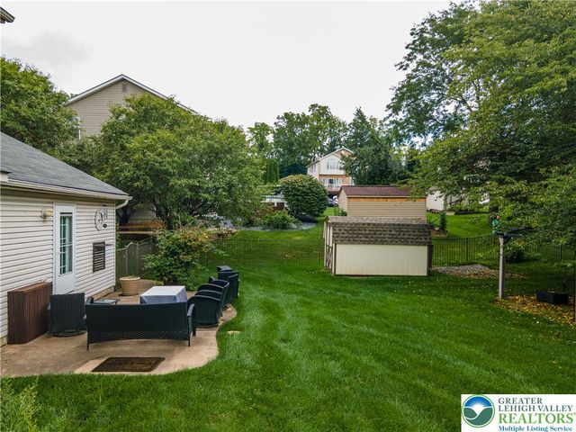 221 Jubilee Drive, Stockertown Boro, PA 18040
