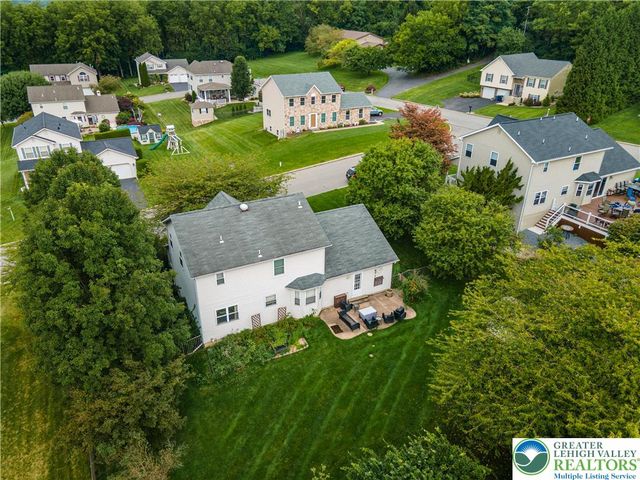 221 Jubilee Drive, Stockertown Boro, PA 18040