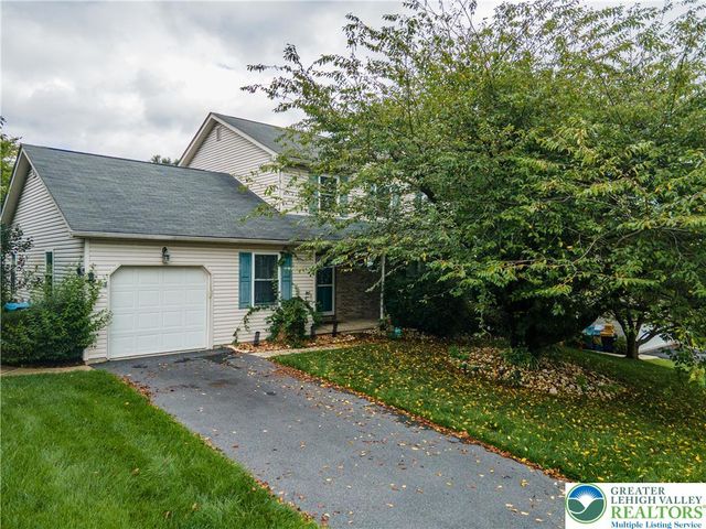 221 Jubilee Drive, Stockertown Boro, PA 18040