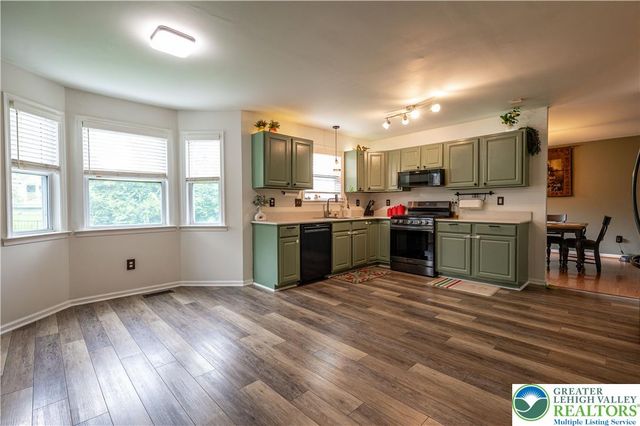 221 Jubilee Drive, Stockertown Boro, PA 18040