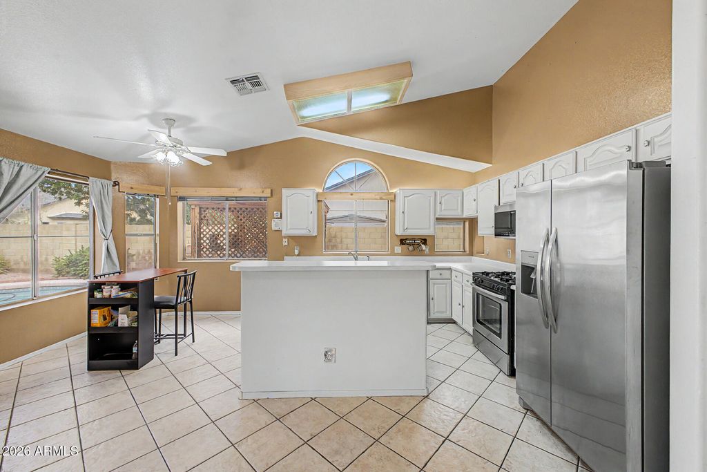 6234 N 88TH Lane, Glendale, AZ 85305 — photo 2