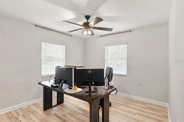 930 DORA AVENUE, Tavares, FL 32778