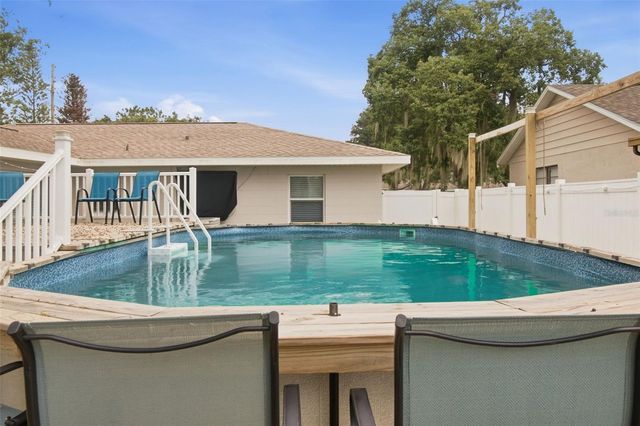 930 DORA AVENUE, Tavares, FL 32778