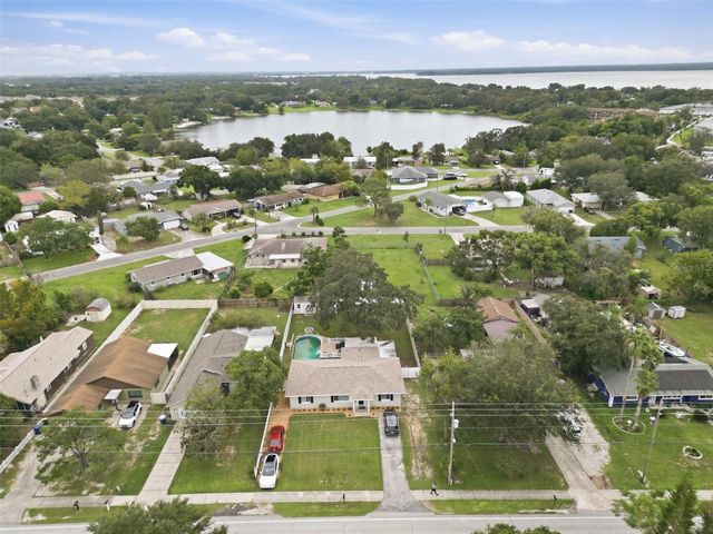 930 DORA AVENUE, Tavares, FL 32778