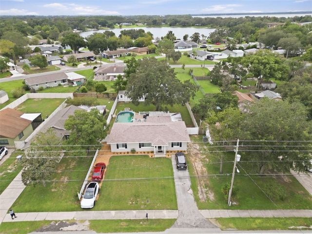 930 DORA AVENUE, Tavares, FL 32778