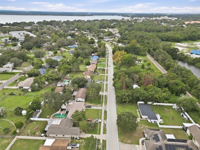 930 DORA AVENUE, Tavares, FL 32778