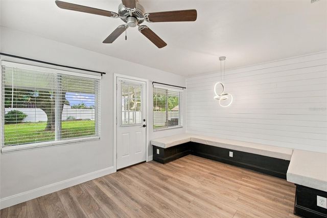 930 DORA AVENUE, Tavares, FL 32778