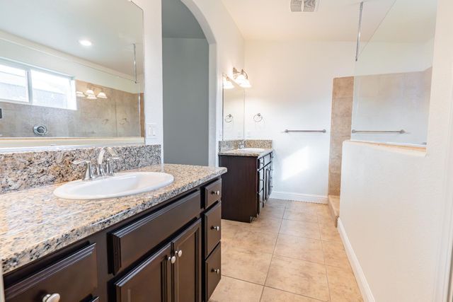 2451 Hermosa Avenue, Clovis, CA 93619