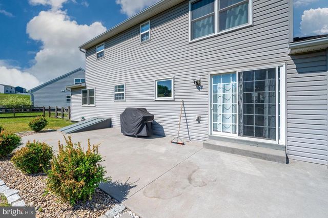18 ALBANS CT, Bernville, PA 19506