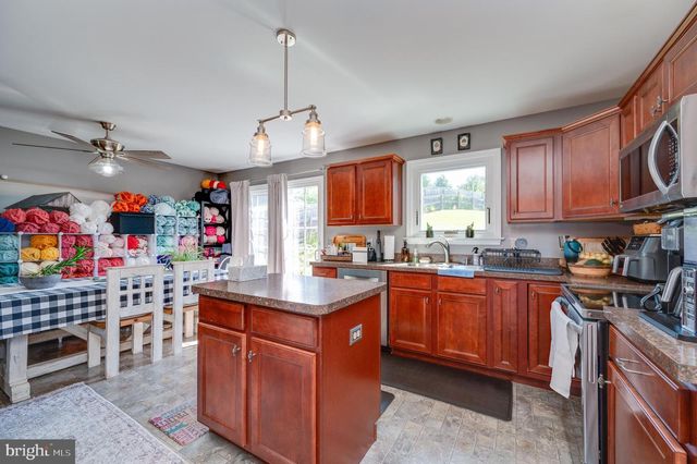 18 ALBANS CT, Bernville, PA 19506
