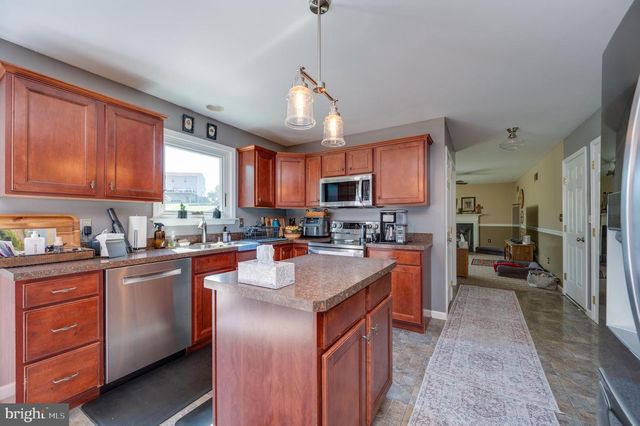 18 ALBANS CT, Bernville, PA 19506