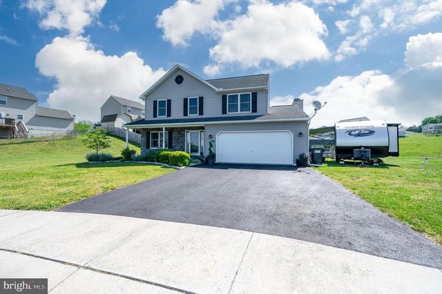 18 ALBANS CT, Bernville, PA 19506