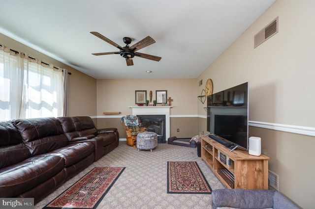 18 ALBANS CT, Bernville, PA 19506