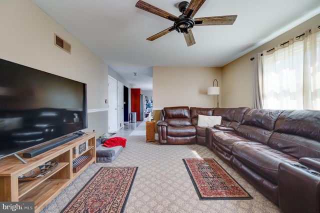 18 ALBANS CT, Bernville, PA 19506