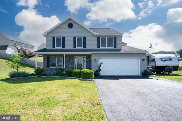 18 ALBANS CT, Bernville, PA 19506