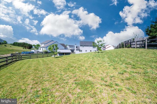 18 ALBANS CT, Bernville, PA 19506