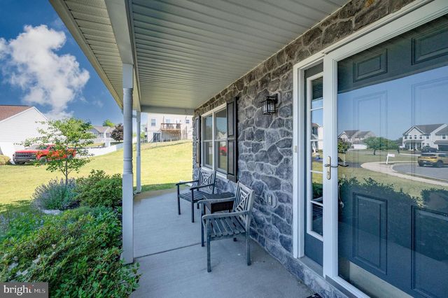 18 ALBANS CT, Bernville, PA 19506